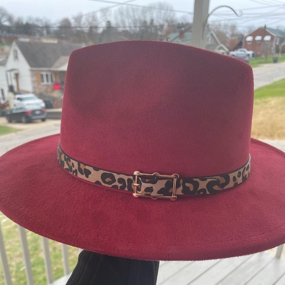 NEW BURGUNDY FASHION BRIM HAT LEOPARD ACCENT - Picture 4 of 10